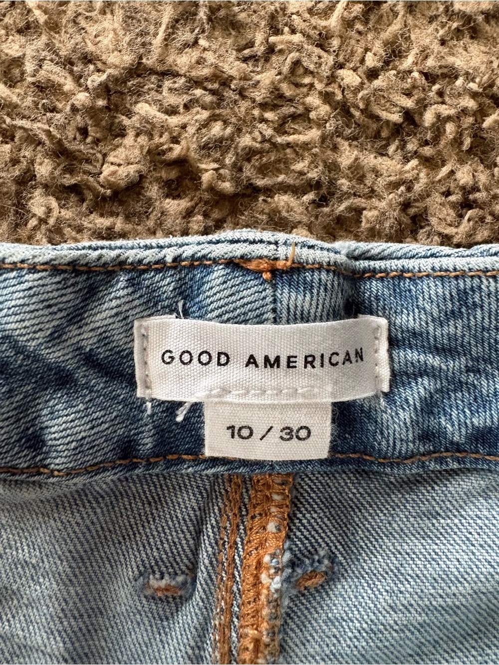 Good American Washed Light-Blue Straight Leg Jeans - Picture 4 of 6